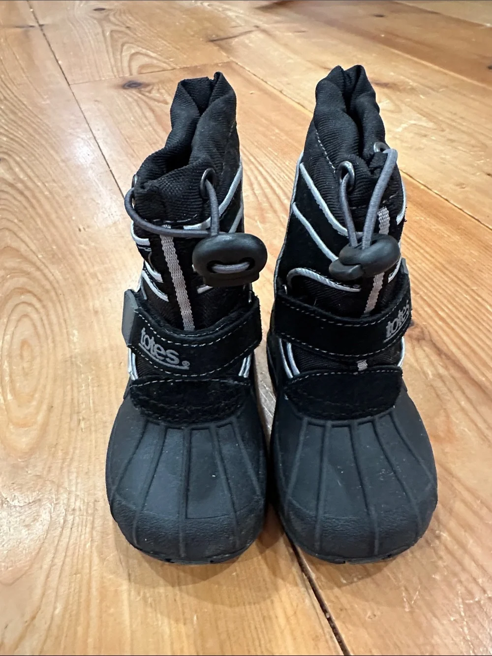 totes Kids Black Snow Boots with Reflective Trim